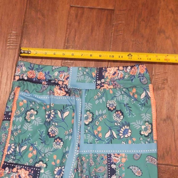 NWT! Large Floral Patchwork Flare Pants - Picture 5 of 11